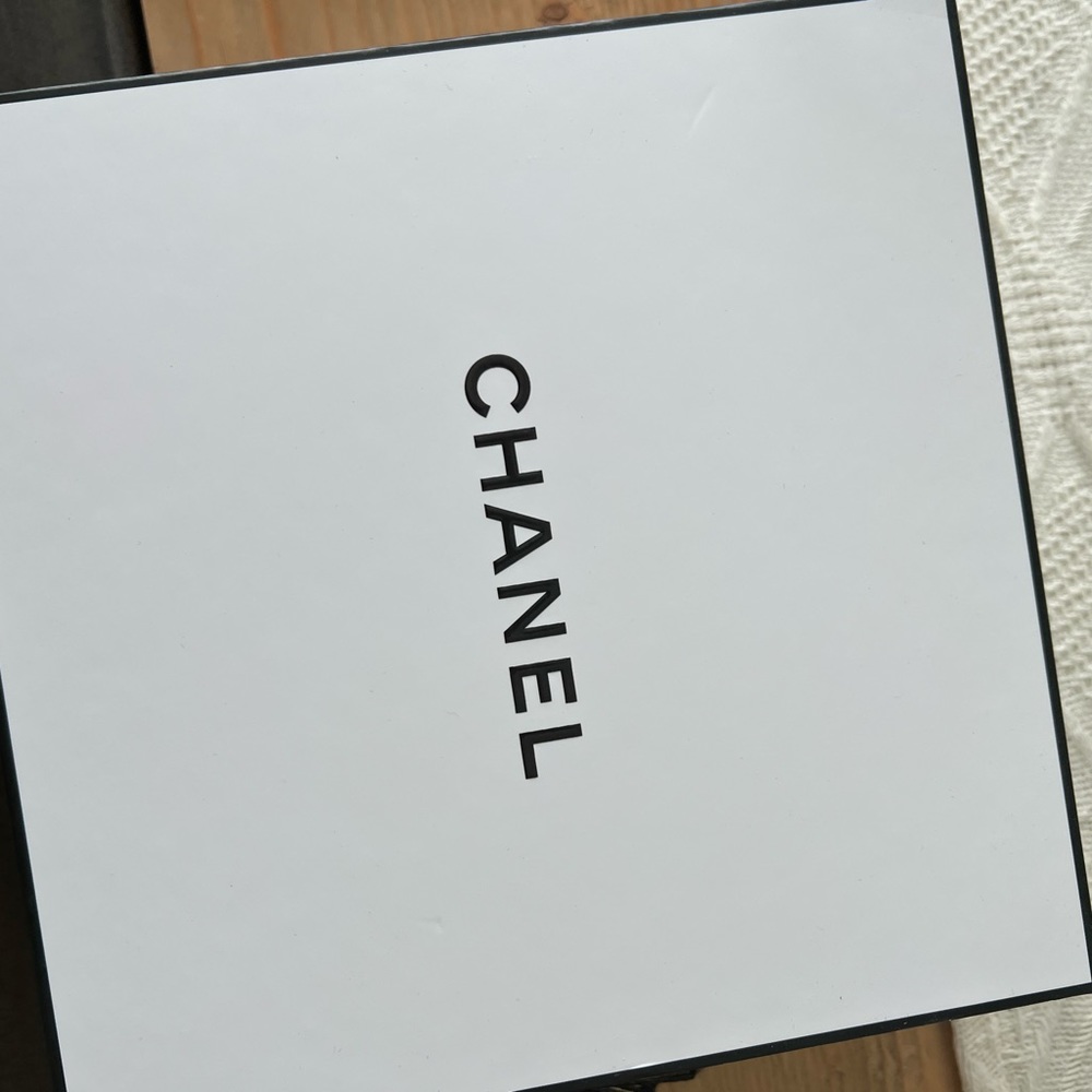 Authentic Chanel boxes - Picture 2 of 4